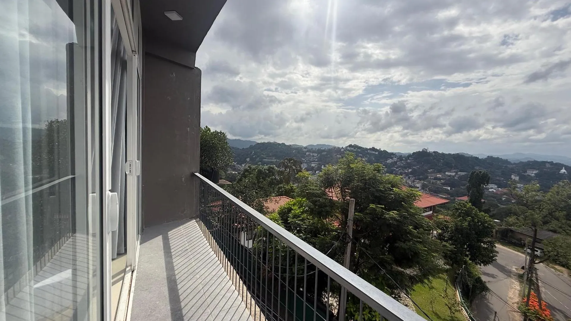 **** Szálloda The Lake View Kandy Srí Lanka